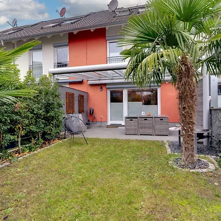 Holiday home Koeln-pulheim Saphier Haus I15 Min Koeln Messe Lanxess I 180m2 Ueber 4 Level I Komfort I P I Palmengarten I Babybett