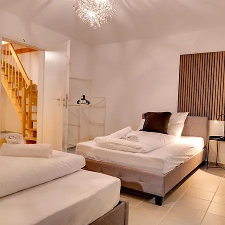 Köln-pulheim Saphier Haus I15 Min Köln Messe Lanxess I 180m2 über 4 Level I Komfort I P I Palmengarten I Babybett Ferienhaus Pulheim