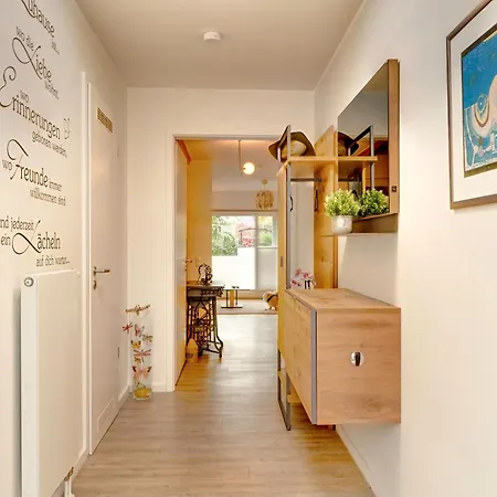 Holiday home Koeln-pulheim Saphier Haus I15 Min Koeln I 180m2 I Komfort I P I Palmengarten