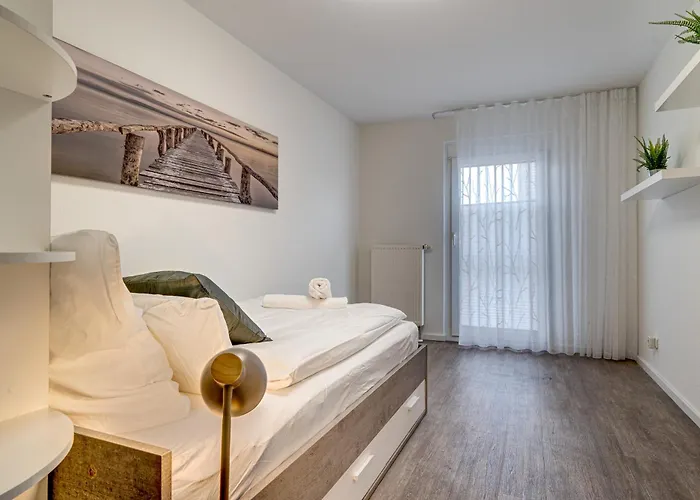 Koeln-pulheim Saphier Haus I15 Min Koeln Messe Lanxess I 180m2 Ueber 4 Level I Komfort I P I Palmengarten I Babybett Feriehus *
