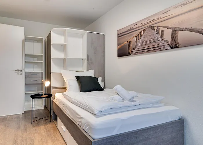 Koeln-pulheim Saphier Haus I15 Min Koeln Messe Lanxess I 180m2 Ueber 4 Level I Komfort I P I Palmengarten I Babybett Feriehus