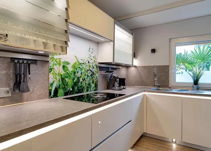 Koeln-pulheim Saphier Haus I15 Min Koeln Messe Lanxess I 180m2 Ueber 4 Level I Komfort I P I Palmengarten I Babybett Feriehus Pulheim