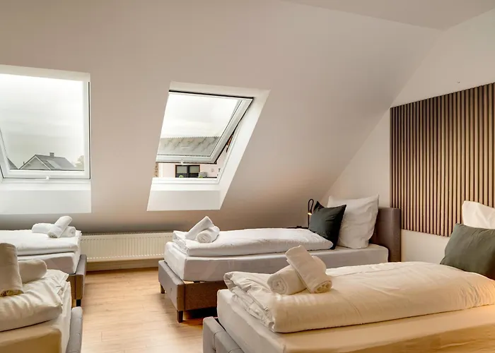 Koeln-pulheim Saphier Haus I15 Min Koeln Messe Lanxess I 180m2 Ueber 4 Level I Komfort I P I Palmengarten I Babybett *