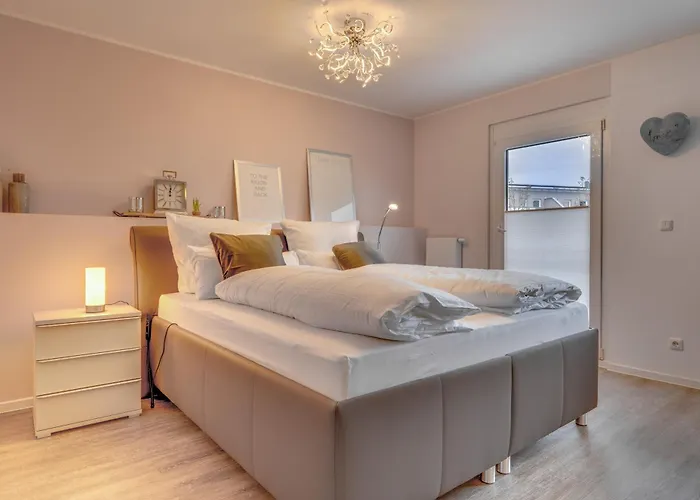 Koeln-pulheim Saphier Haus I15 Min Koeln Messe Lanxess I 180m2 Ueber 4 Level I Komfort I P I Palmengarten I Babybett Feriehus