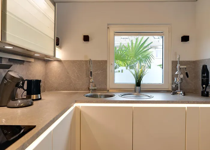 Feriehus Koeln-pulheim Saphier Haus I15 Min Koeln Messe Lanxess I 180m2 Ueber 4 Level I Komfort I P I Palmengarten I Babybett *