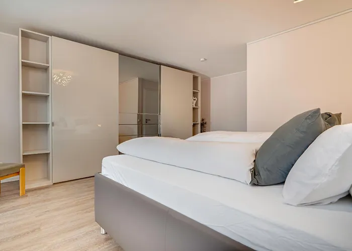 Koeln-pulheim Saphier Haus I15 Min Koeln Messe Lanxess I 180m2 Ueber 4 Level I Komfort I P I Palmengarten I Babybett Feriehus *