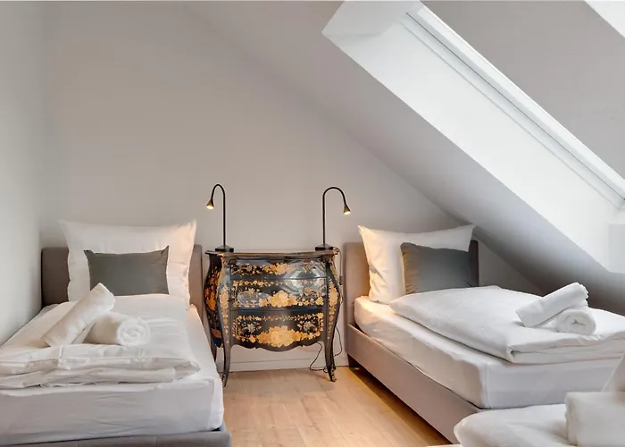 Feriehus Koeln-pulheim Saphier Haus I15 Min Koeln Messe Lanxess I 180m2 Ueber 4 Level I Komfort I P I Palmengarten I Babybett Pulheim